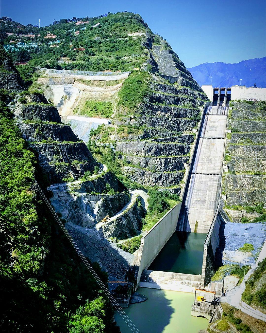 which-is-the-biggest-dam-in-india-tourist-attraction