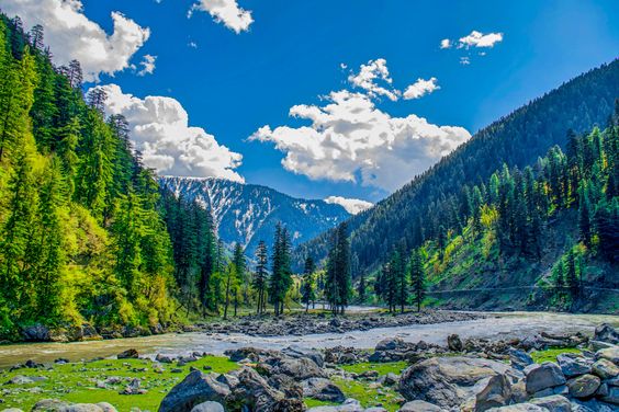 Best Time To Visit Kashmir For Fun - TravellersJunction